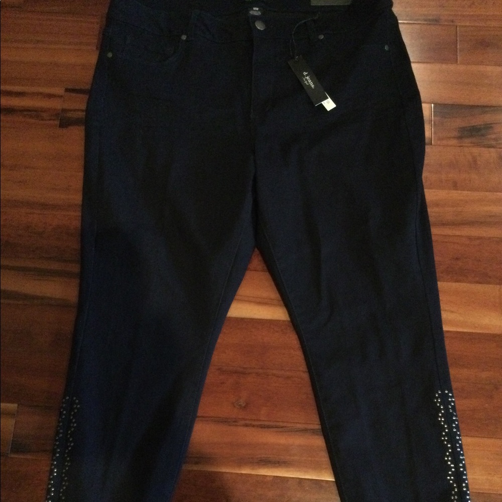 NWT WOMENS 18W D.JEANS STUDDED DENIM JEANS
